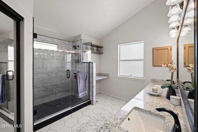 1000 SUN RIDGE Drive, El Paso, TX 79912