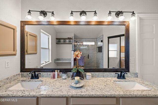 1000 SUN RIDGE Drive, El Paso, TX 79912