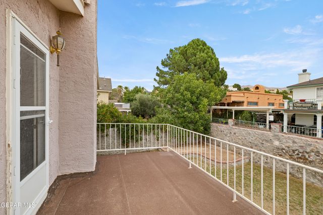 1000 SUN RIDGE Drive, El Paso, TX 79912