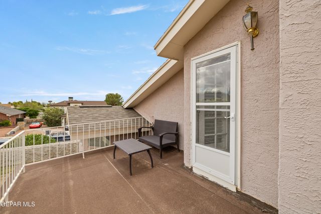 1000 SUN RIDGE Drive, El Paso, TX 79912