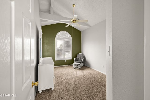 1000 SUN RIDGE Drive, El Paso, TX 79912