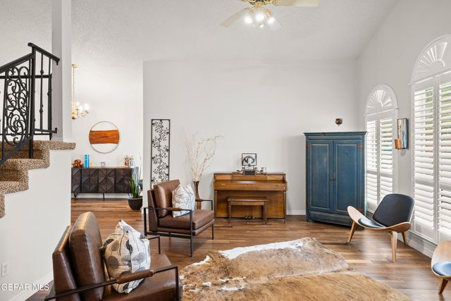 1000 SUN RIDGE Drive, El Paso, TX 79912