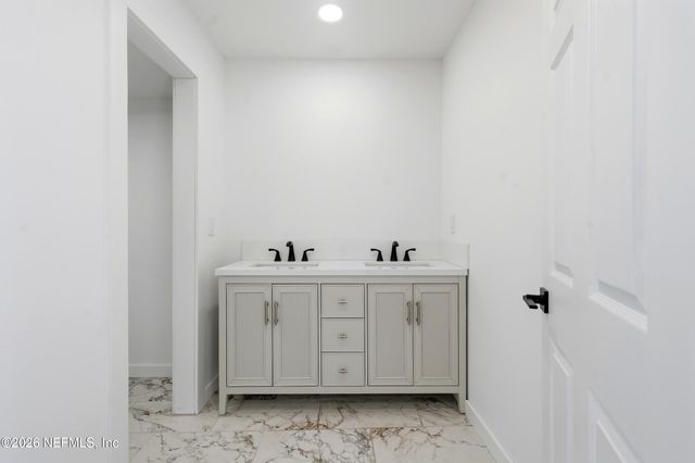 2614 SW 14TH Drive 2614, Gainesville, FL 32608