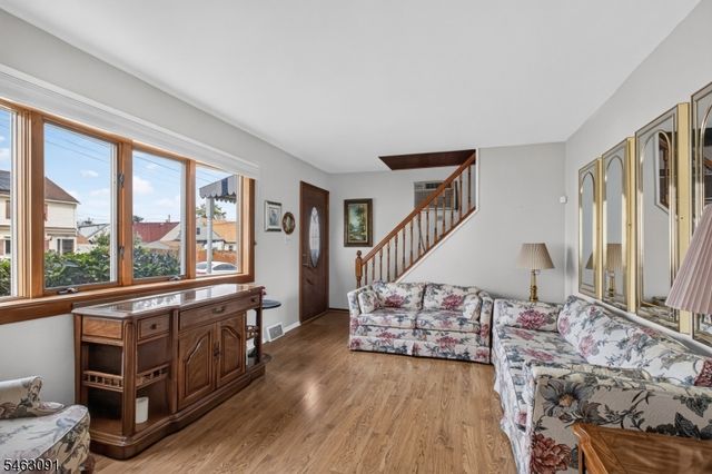 107 Cherry St, Woodbridge Twp., NJ 08830