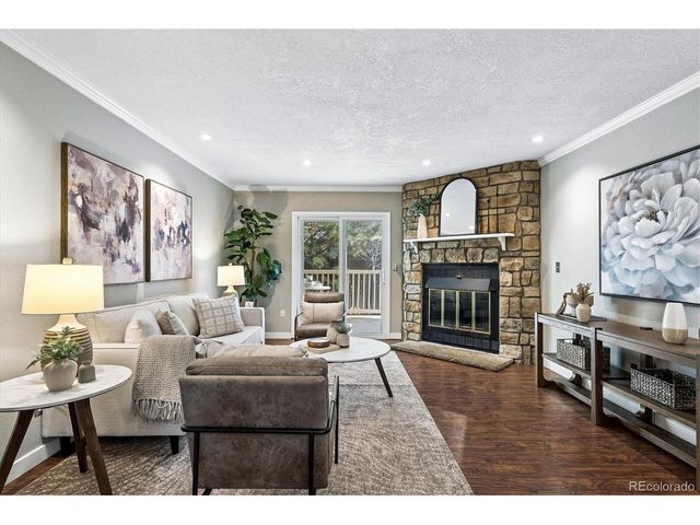 922 S Paris Ct, Aurora, CO 80012