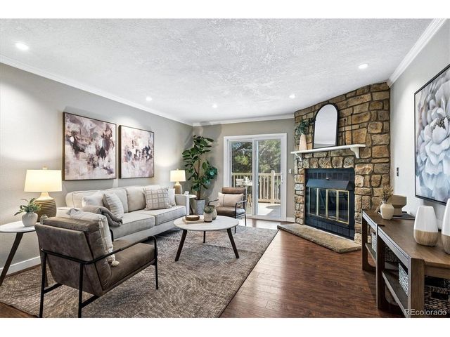 922 S Paris Ct, Aurora, CO 80012