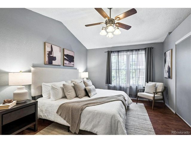 922 S Paris Ct, Aurora, CO 80012