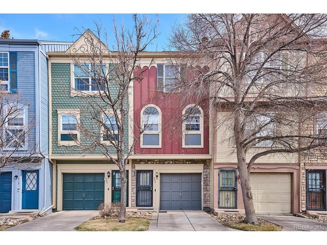 922 S Paris Ct, Aurora, CO 80012