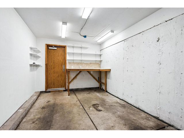 922 S Paris Ct, Aurora, CO 80012