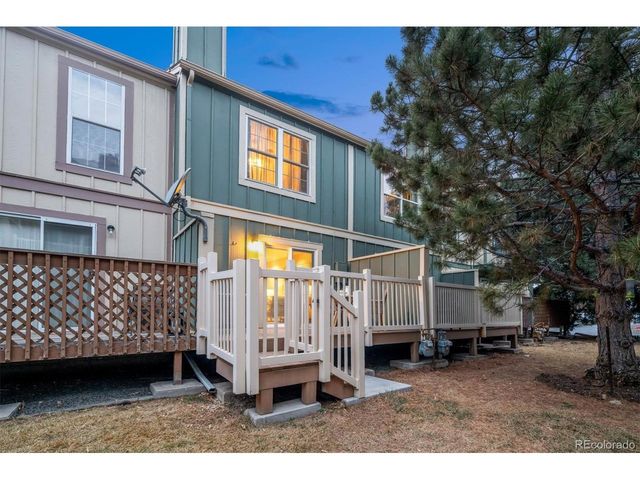 922 S Paris Ct, Aurora, CO 80012