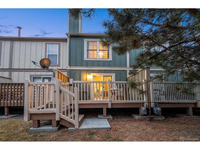 922 S Paris Ct, Aurora, CO 80012