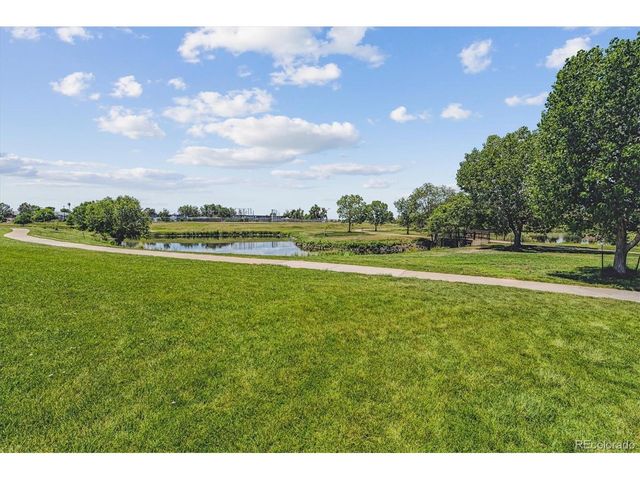 922 S Paris Ct, Aurora, CO 80012