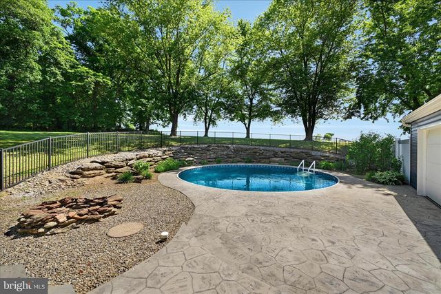 44 RIDGEVIEW DR, Quarryville, PA 17566
