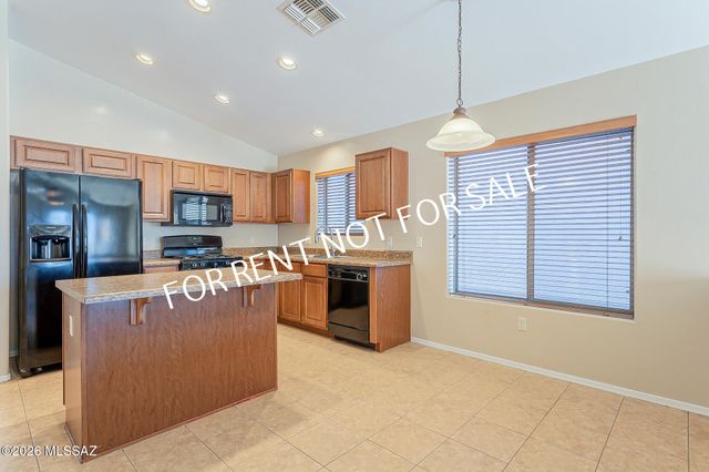 8356 S Otis Drive, Tucson, AZ 85747
