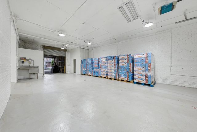 2290 S Blue Island Avenue, Chicago, IL 60608