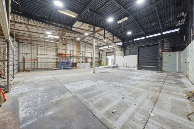 2290 S Blue Island Avenue, Chicago, IL 60608