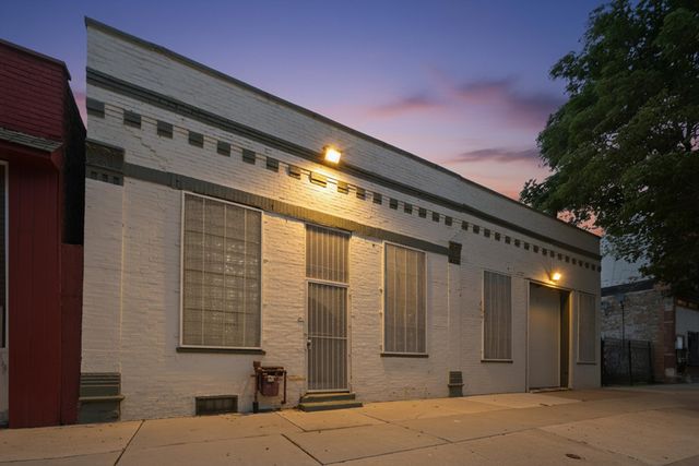 2290 S Blue Island Avenue, Chicago, IL 60608