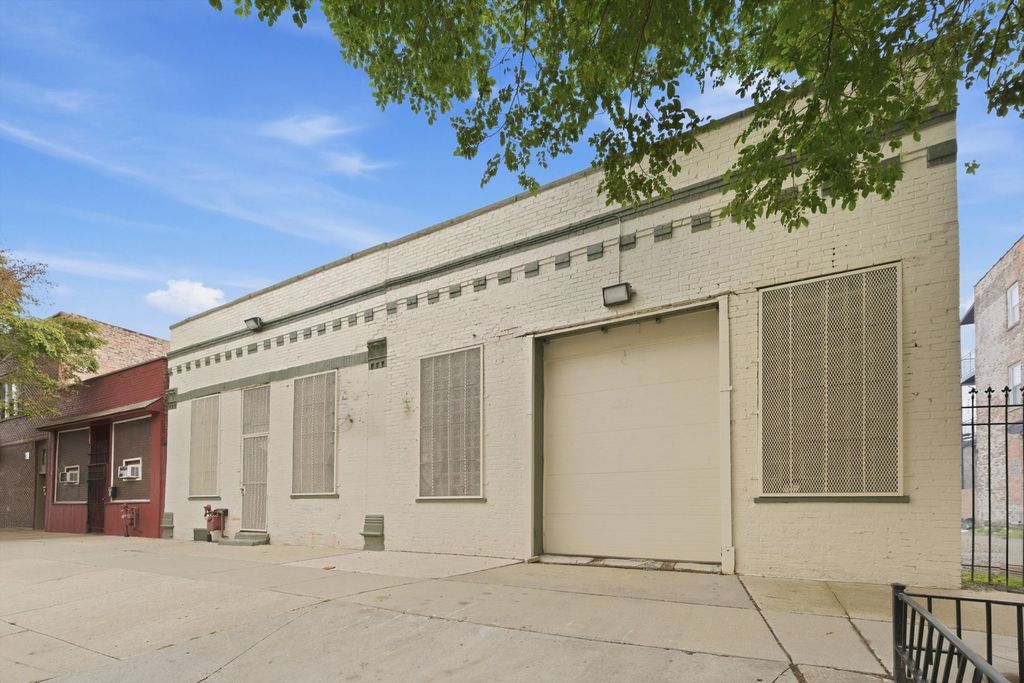2290 S Blue Island Avenue, Chicago, IL 60608