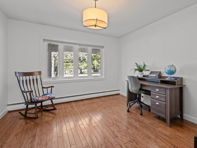 401 E Side Drive, Geneva, IL 60134