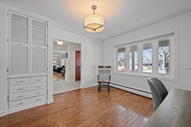 401 E Side Drive, Geneva, IL 60134