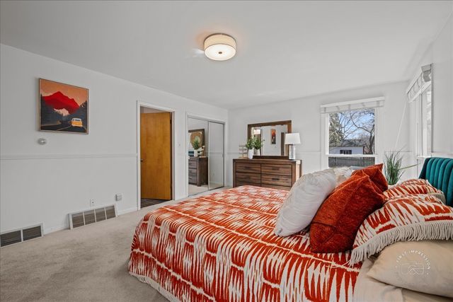 401 E Side Drive, Geneva, IL 60134