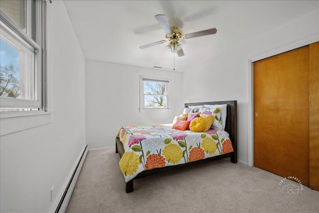 401 E Side Drive, Geneva, IL 60134