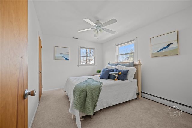 401 E Side Drive, Geneva, IL 60134