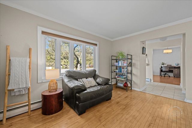 401 E Side Drive, Geneva, IL 60134