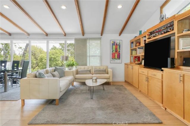 3839 Davana Road, Sherman Oaks, CA 91423