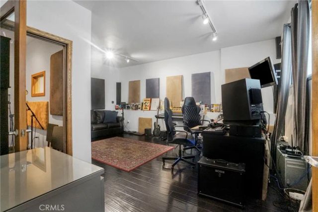 3839 Davana Road, Sherman Oaks, CA 91423