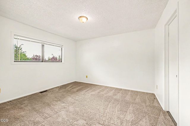 2774 Jessica Circle, Medford, OR 97504