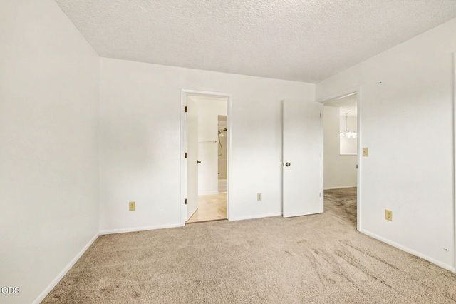 2774 Jessica Circle, Medford, OR 97504
