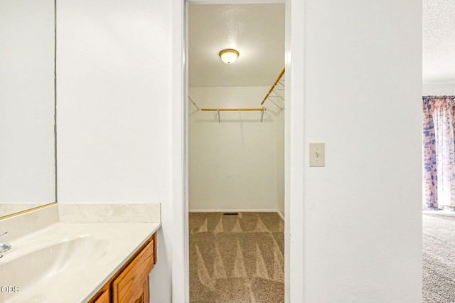 2774 Jessica Circle, Medford, OR 97504