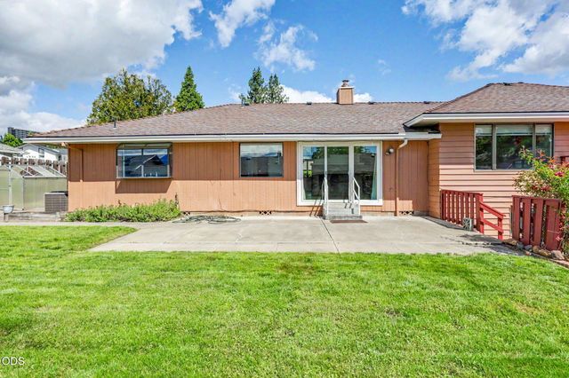 2774 Jessica Circle, Medford, OR 97504