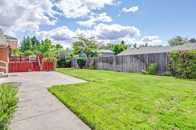 2774 Jessica Circle, Medford, OR 97504