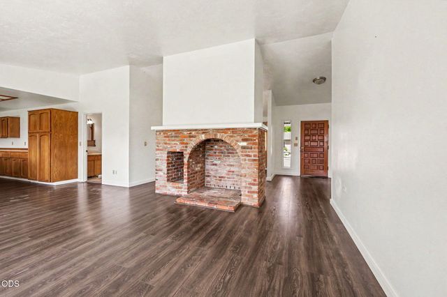 2774 Jessica Circle, Medford, OR 97504