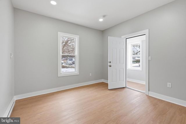 357 MANTUA AVE, Paulsboro, NJ 08066