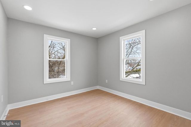 357 MANTUA AVE, Paulsboro, NJ 08066