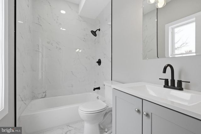 357 MANTUA AVE, Paulsboro, NJ 08066