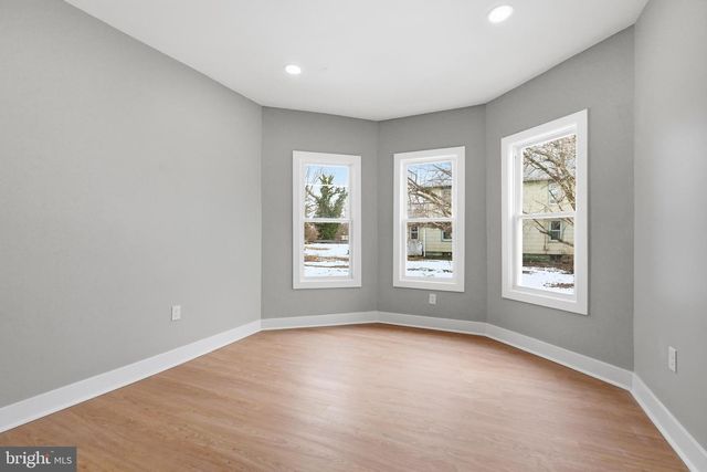 357 MANTUA AVE, Paulsboro, NJ 08066