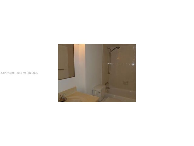150 SE 25th Rd 5E, Miami, FL 33129