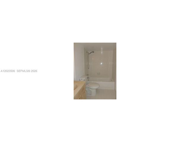 150 SE 25th Rd 5E, Miami, FL 33129