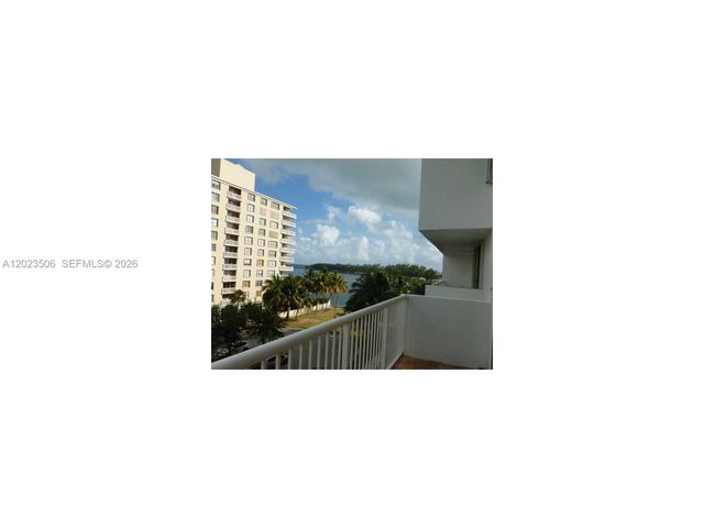 150 SE 25th Rd 5E, Miami, FL 33129