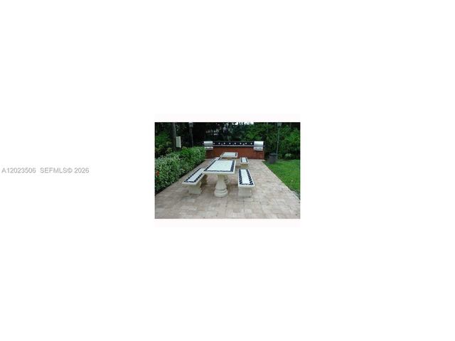 150 SE 25th Rd 5E, Miami, FL 33129