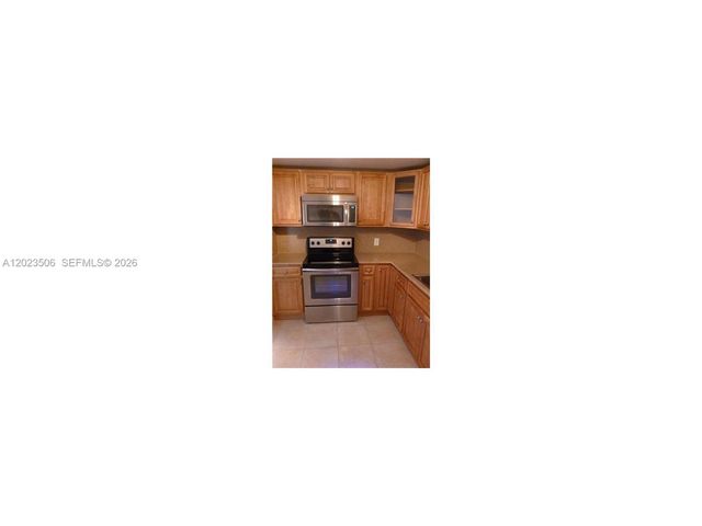 150 SE 25th Rd 5E, Miami, FL 33129