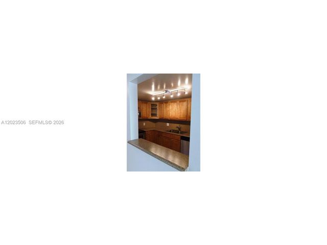 150 SE 25th Rd 5E, Miami, FL 33129