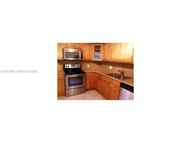150 SE 25th Rd 5E, Miami, FL 33129