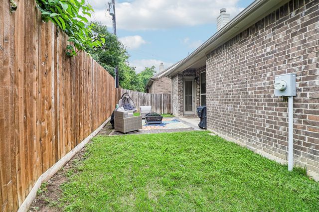 7104 Chelsea Drive, North Richland Hills, TX 76180