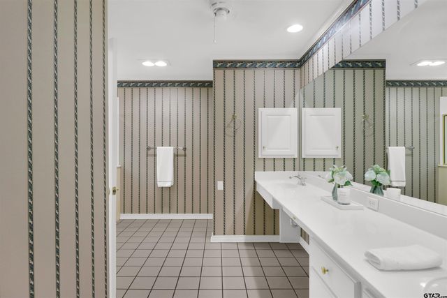 5110 Eastgate DR, Tyler, TX 75703