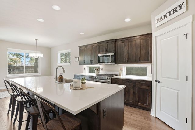 16507 Charlotte Day Drive, La Pine, OR 97739